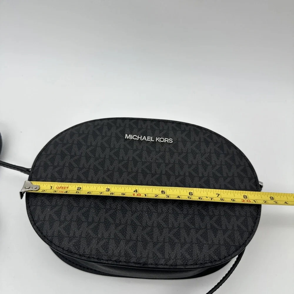 Michael Kors Black Saffiano Leather Jet Set Travel OVAL Crossbody Bag Purse EUC‎